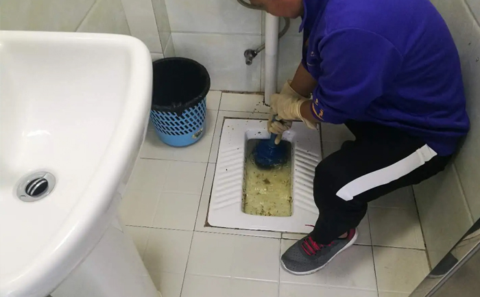 托喀依乡疏通蹲坑