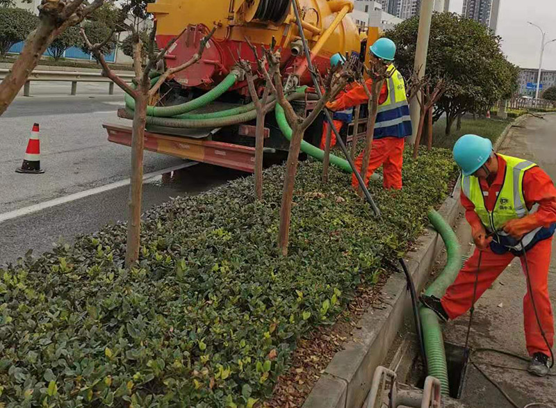 托喀依乡市政管道清淤